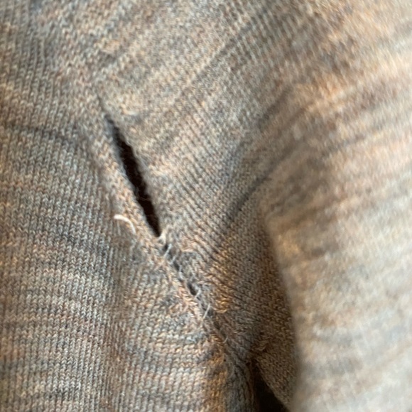 Brown 3/4 length sleeved top Anthropologie - Picture 4 of 4